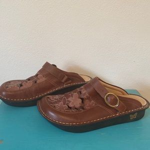 Cute floral Algeria clogs! Size 41. Excellent condition, never worn.